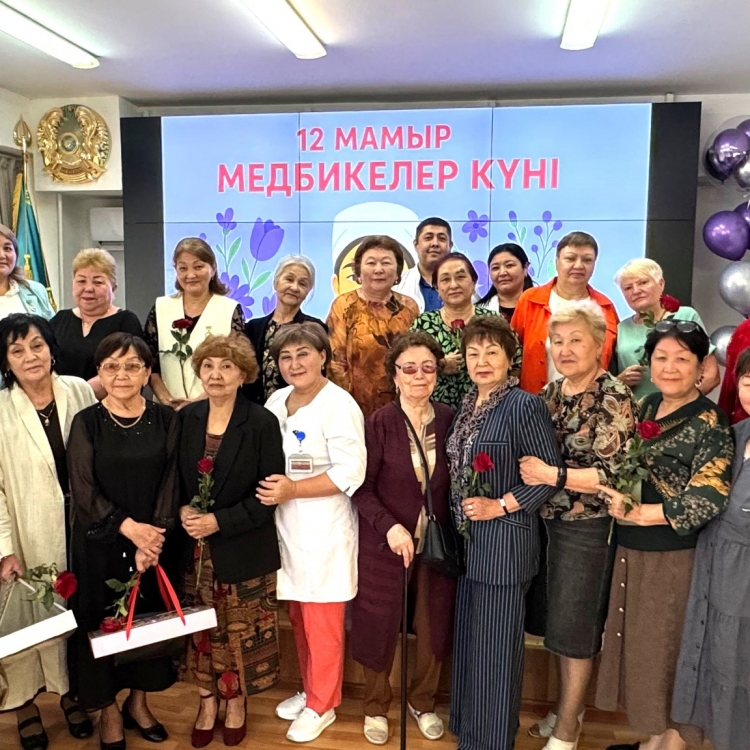 12 мамыр - Халықаралық мейірбикелер күні